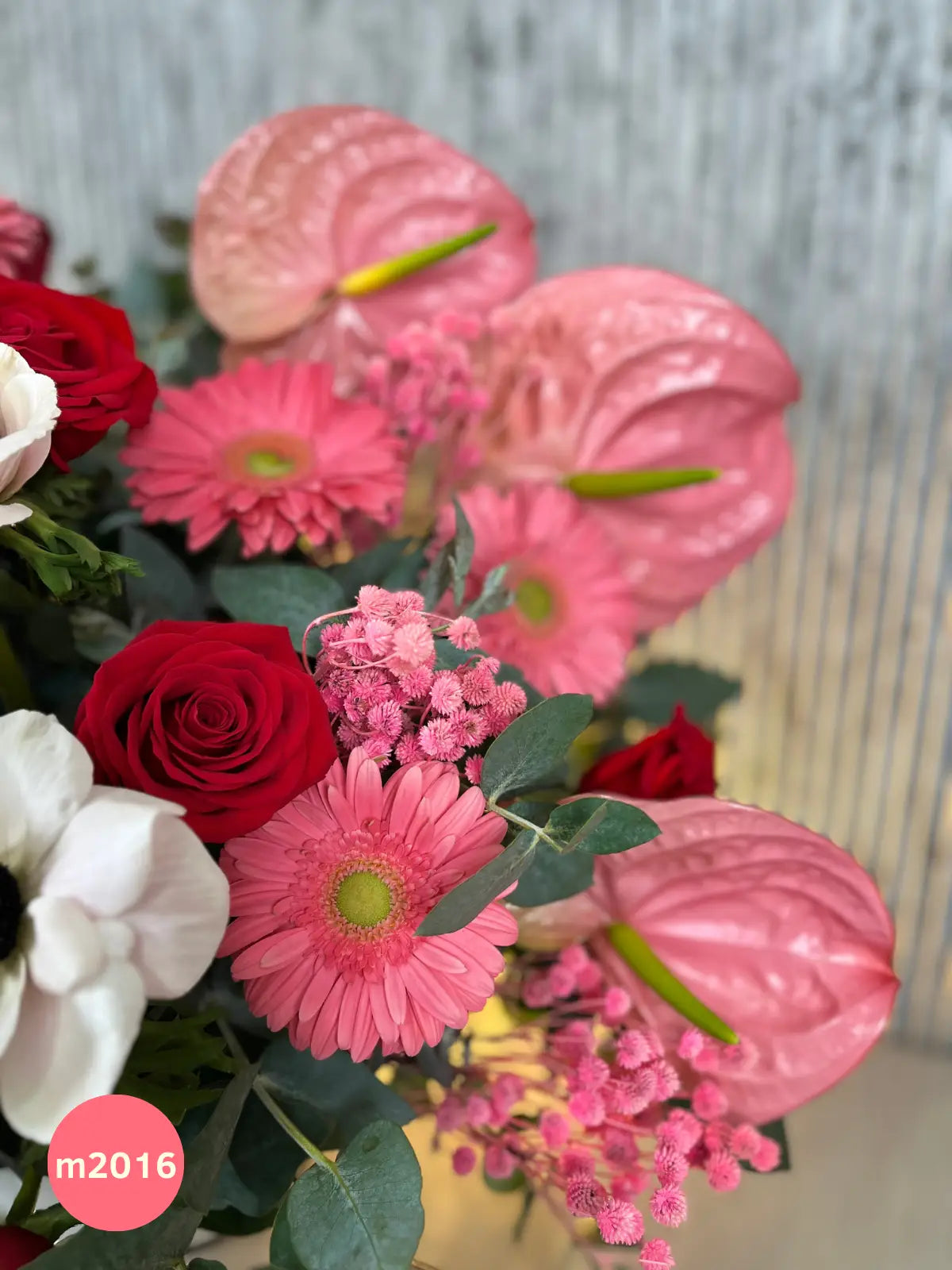 Arreglo Anémonas Dulce Jardín 24 Rosas · foto 1