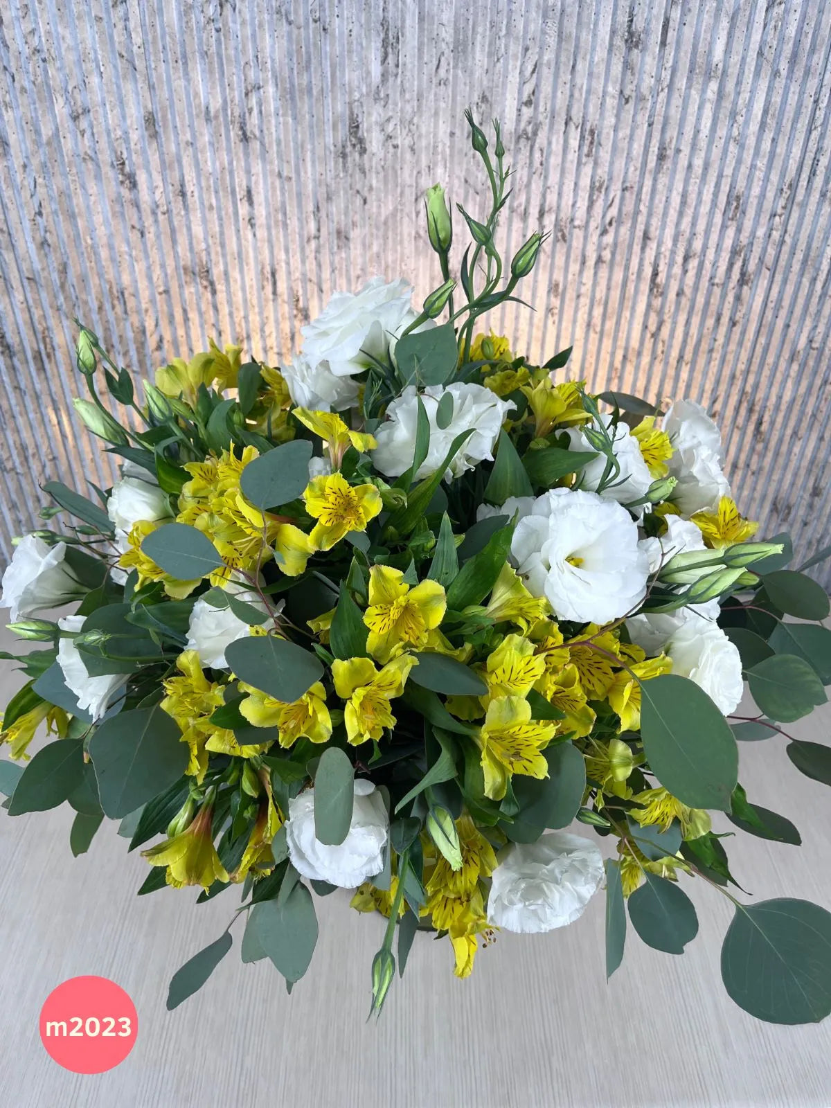 Lisianthus Blanco y 20 Alstroemerias Amarillas · foto 3
